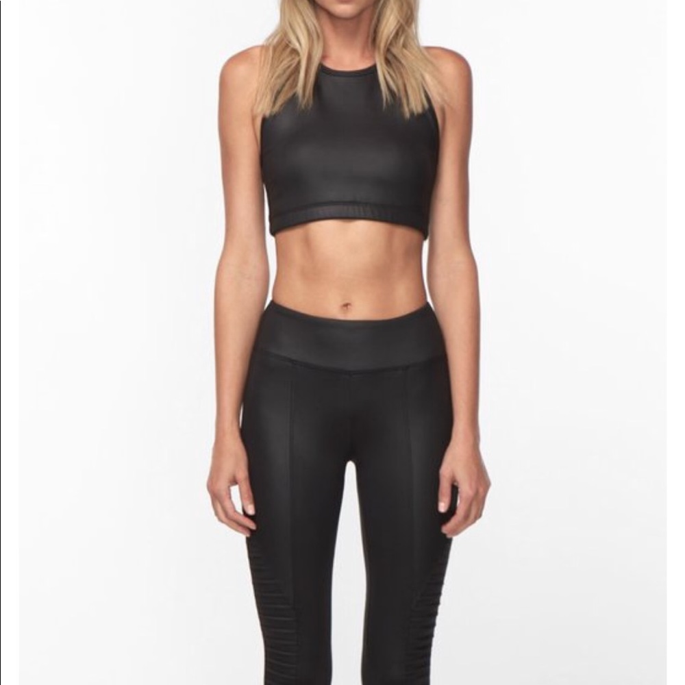 NWT Koral Xs ACE SPORTS BRA - TAPSHOE
